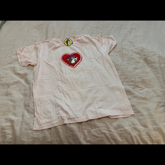 buc ee's valentines shirt 2021